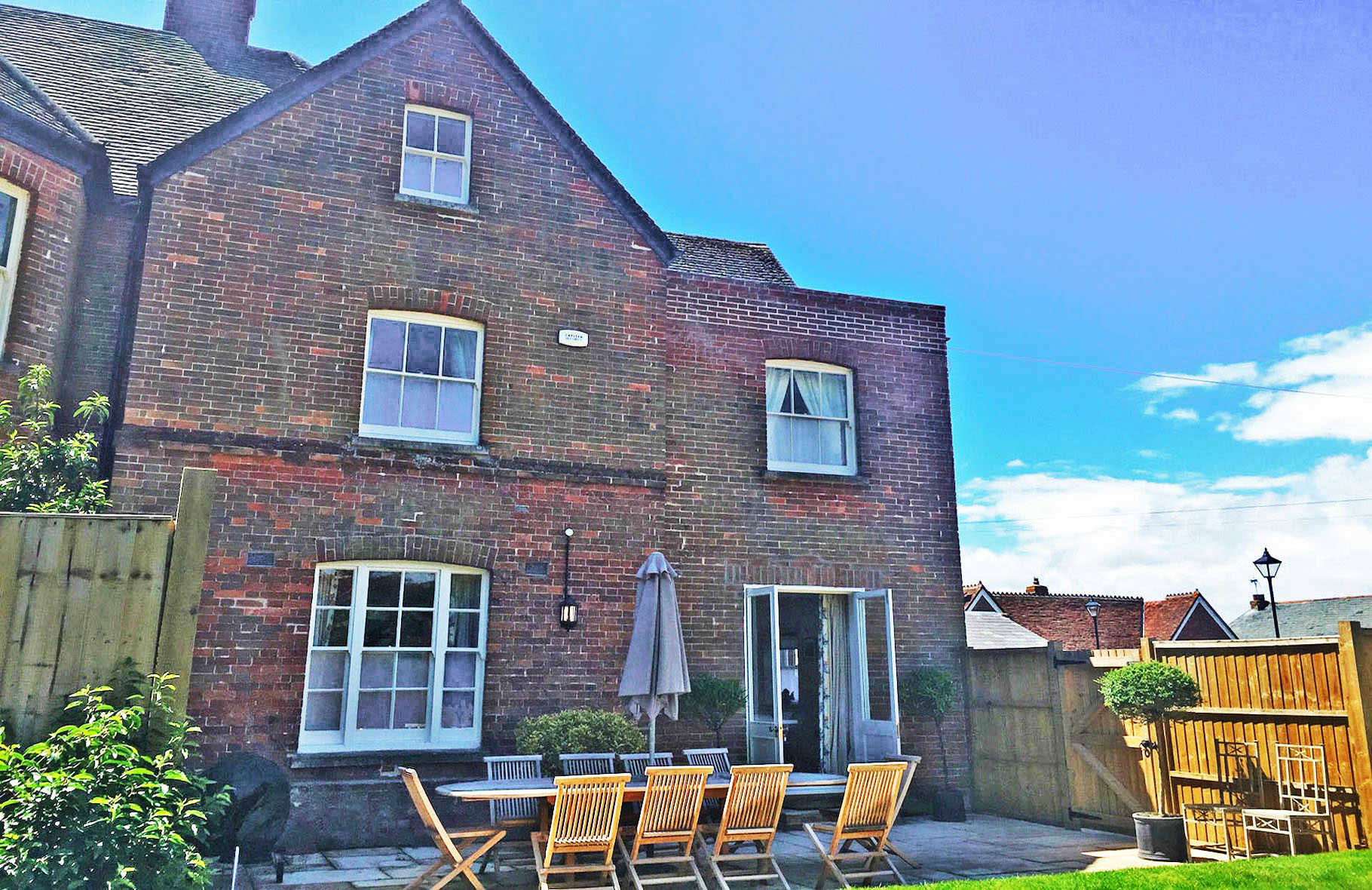 Quay Corner patio and garden.jpg